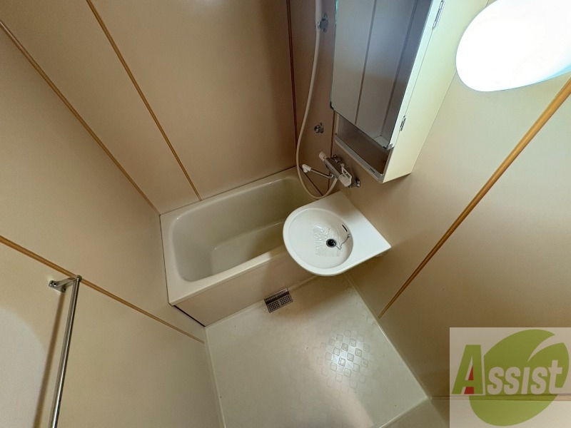 バス・シャワールーム　お風呂になります。一日の疲れを癒してくださいね。