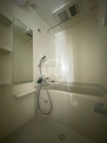 バス・シャワールーム　プレサンス野田阪神駅前ザ・プレミアム　浴室