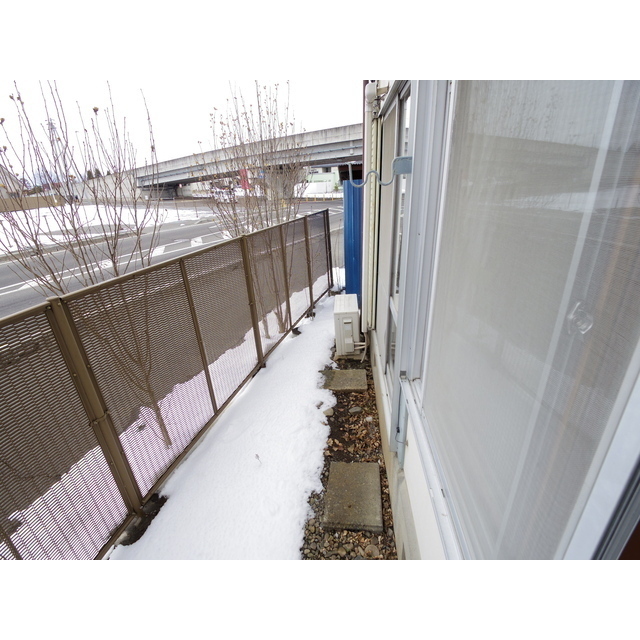 バルコニー　軒先