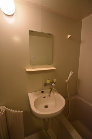 洗面設備　コンパクトで使いやすい洗面台