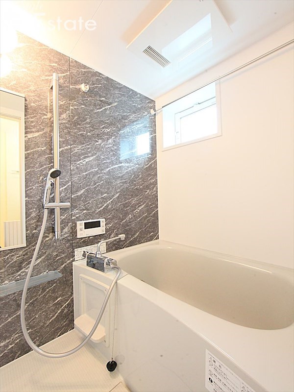 バス・シャワールーム　バスルーム