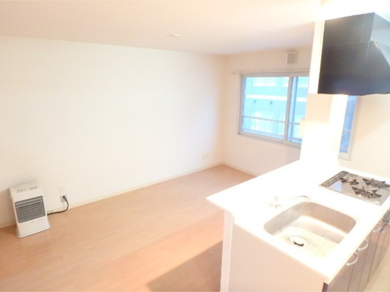 居室・リビング　退去予定につき同タイプ別号室の画像です。