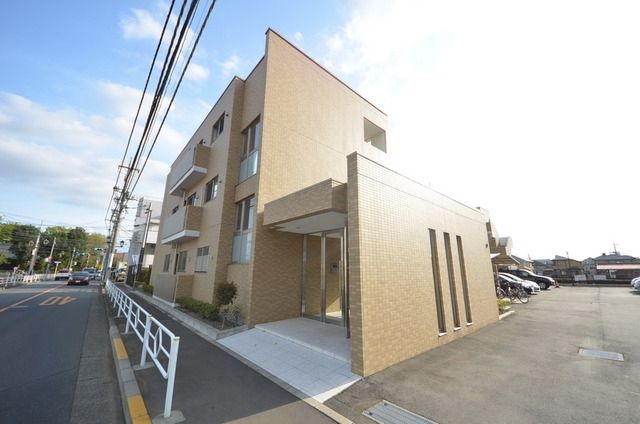 建物外観　♪重厚感ある建物ですね♪