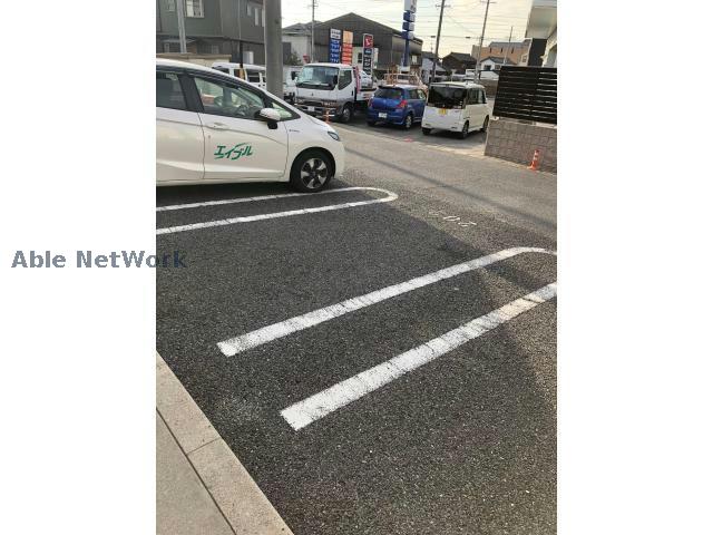 駐車場　駐車場