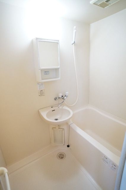 バス・シャワールーム　参考写真　他号室