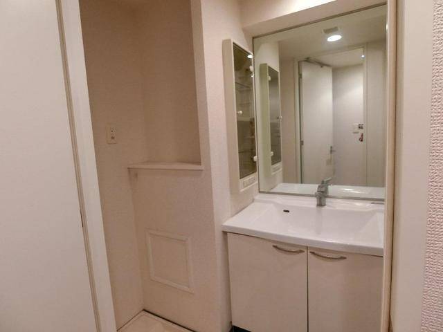 洗面設備　人気な独立洗面台です