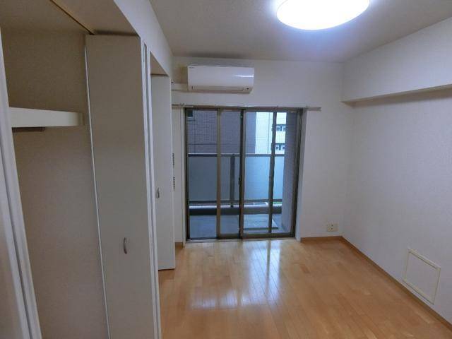 居室・リビング　エアコン付きです