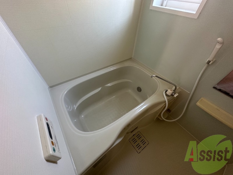 バス・シャワールーム　浴槽スペース的にもゆったり入れると思います。