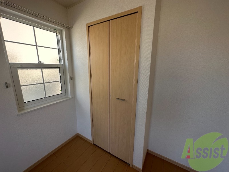 収納　収納スペースです。お洋服やお荷物はこちらへ。