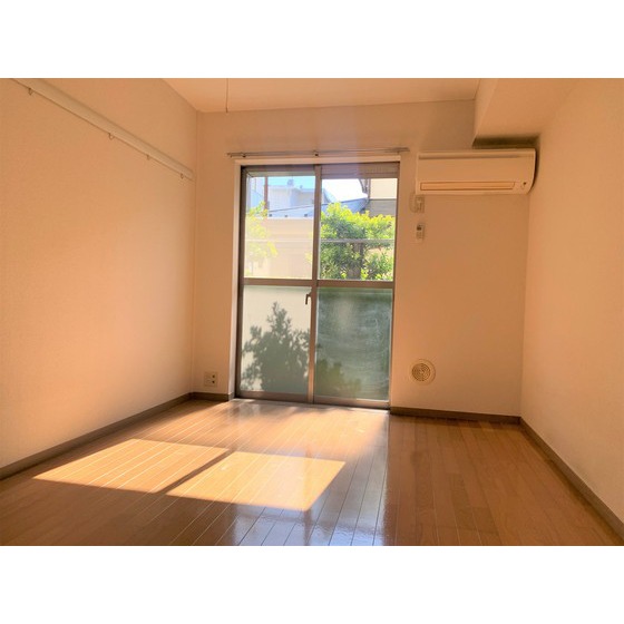 居室・リビング　※別の階のお部屋です。