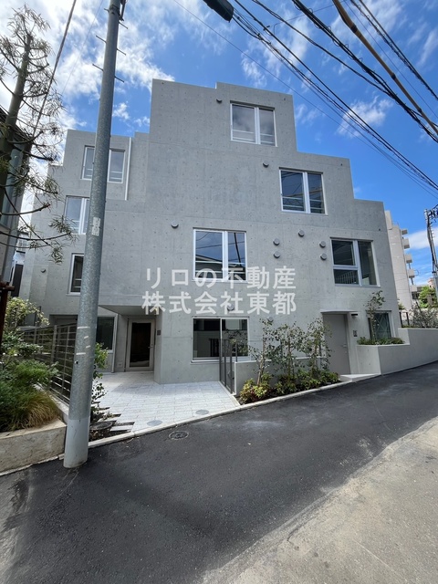 建物外観　丈夫で安心の鉄筋コンクリート造マンションです☆
