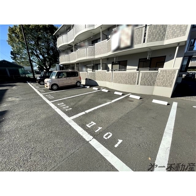 駐車場　駐車場