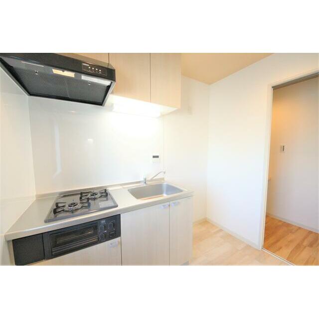 キッチン　現況有姿です。写真は前回入居前のものになります。