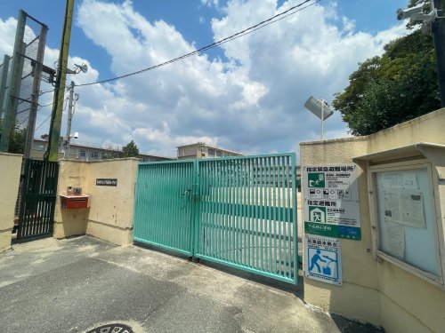 小学校　尼崎市立下坂部小学校（小学校）まで305m