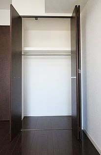 収納　★ハンガーラック付き、上部収納も有り★