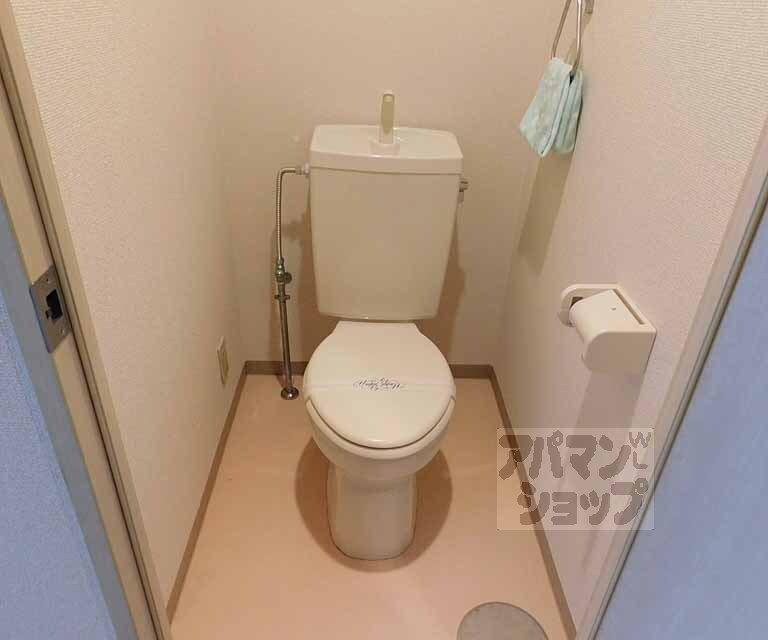 トイレ　清潔感のあるトイレです