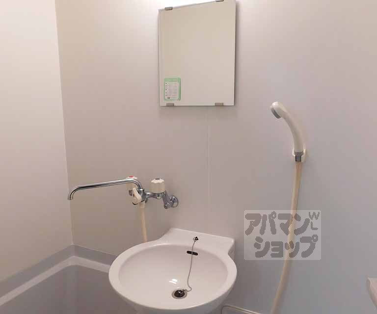 洗面設備　使いやすい洗面台です