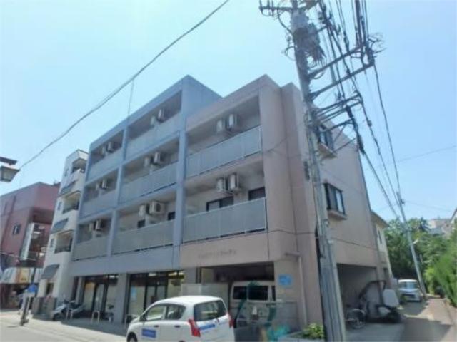 建物外観　コンビニ、スーパー至近で利便性もバッチリ