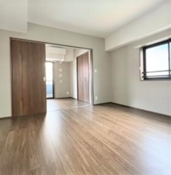 居室・リビング　同マンション内別部屋参照