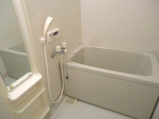 バス・シャワールーム　追い焚き機能付き浴室