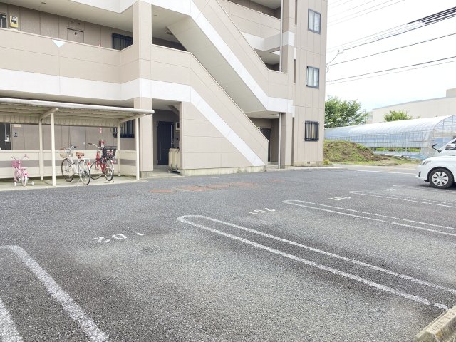 駐車場　駐車場（北側）