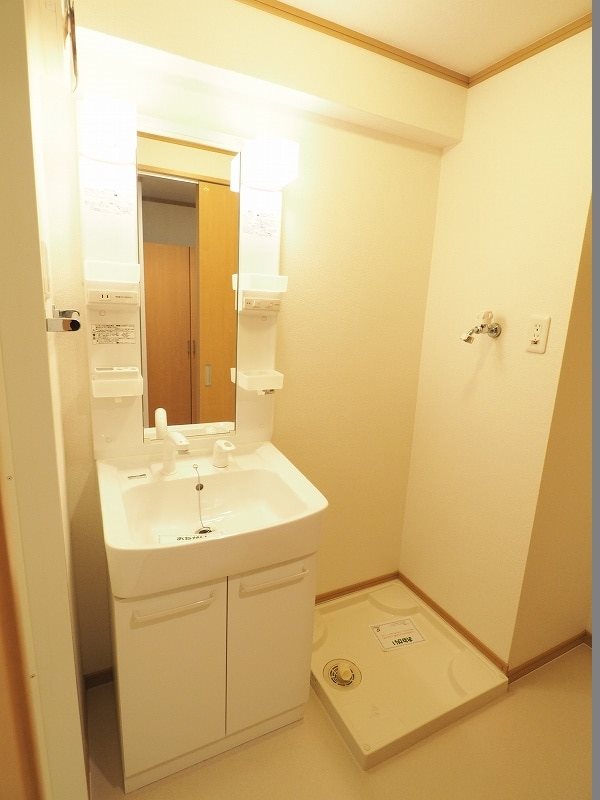 洗面設備　※別号室の写真です。