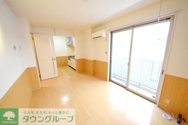 居室・リビング　広々としたフローリング