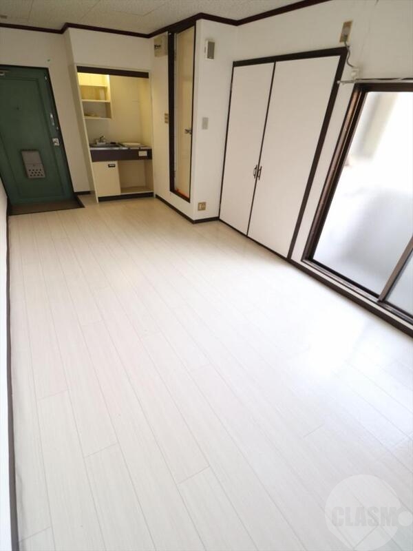 居室・リビング　６帖の洋室です