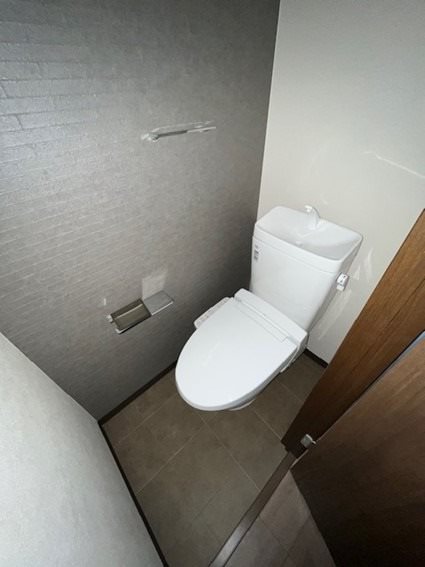 トイレ　別号室写真