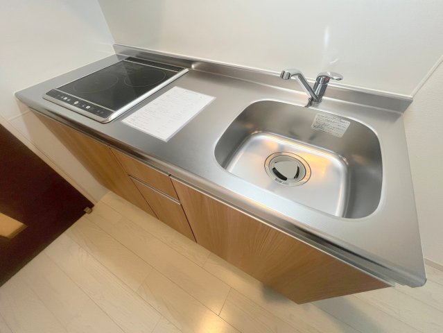 キッチン　オシャレなシステムキッチン。お料理好きには嬉しいですね。