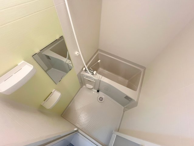 バス・シャワールーム　広めのお風呂は一日の疲れを癒してくれます。