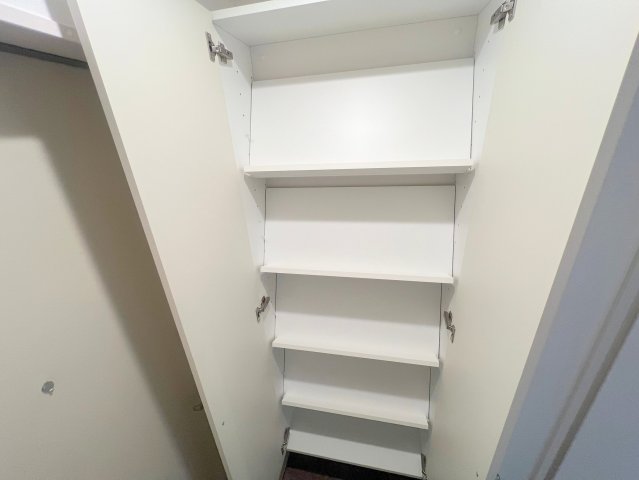 収納　ロビーにある各部屋毎のメールボックス。