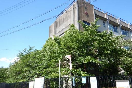 小学校　東大阪市立花園北小学校（小学校）まで97m