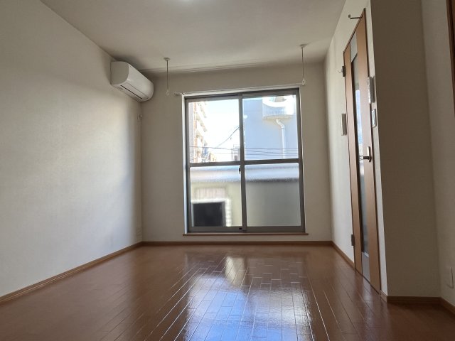 居室・リビング　同建物別室参考写真