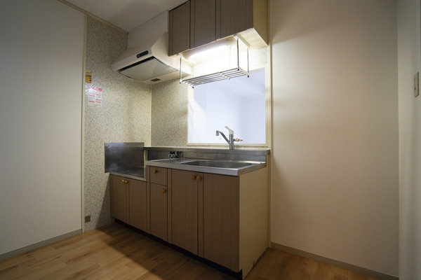 キッチン　同じ建物の別なお部屋