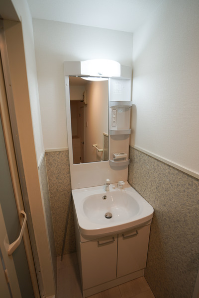 洗面設備　同じ建物の別なお部屋