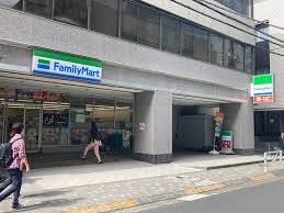 コンビニ　ファミリーマート 恵比寿駅東店（コンビニ）まで267m