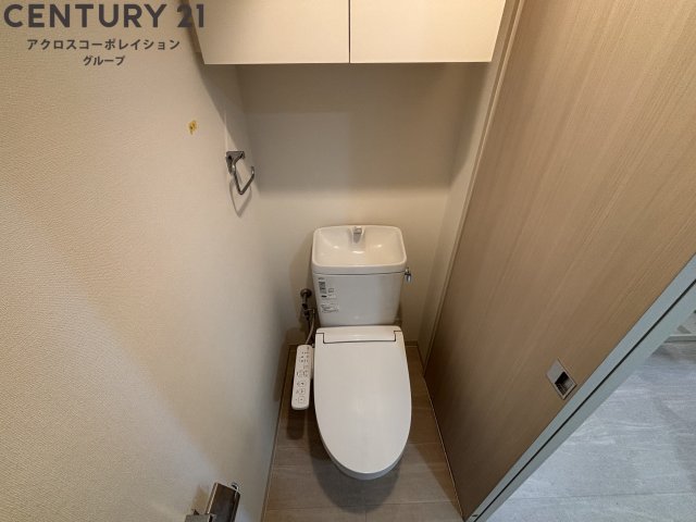 トイレ　トイレの収納もあって、シンプルで機能的でお掃除もしやすい♪