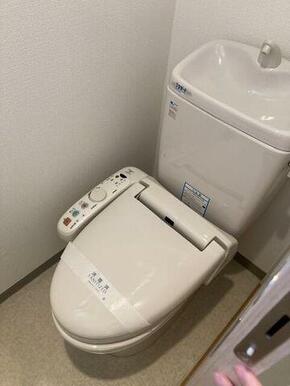 トイレ　※別部屋の参考写真です。
