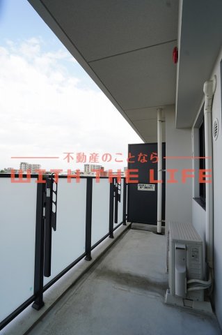 バルコニー　バルコニーからの眺めを楽しみながら食事をしませんか