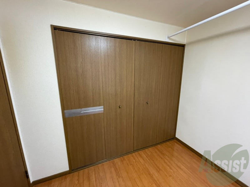 収納　寝室の収納です。部屋がすっきり片付きます。