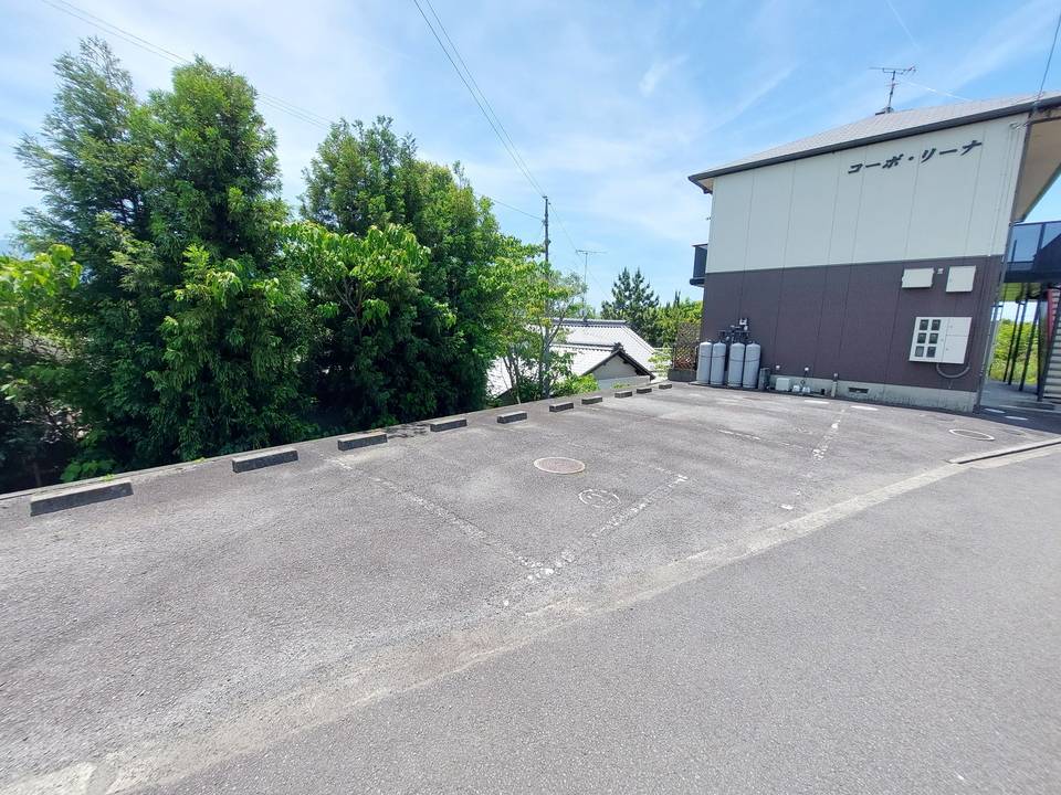 駐車場　駐車場