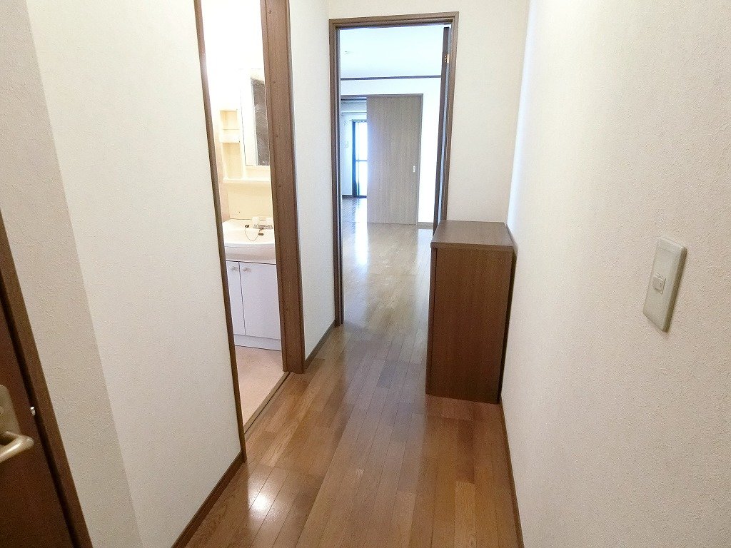 玄関　玄関ホール　シューズＢＯＸあり