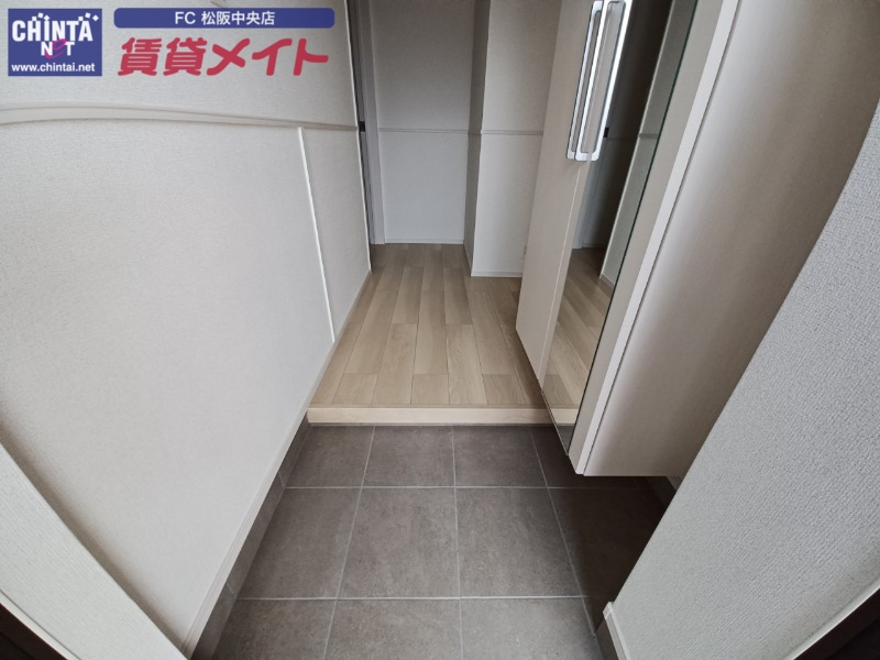 玄関　同型参考写真