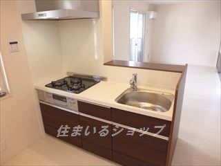 キッチン　３口ガスコンロ・グリル付き