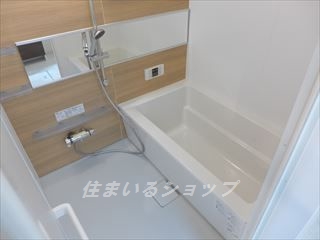 バス・シャワールーム　追い焚き・浴室暖房乾燥機あり