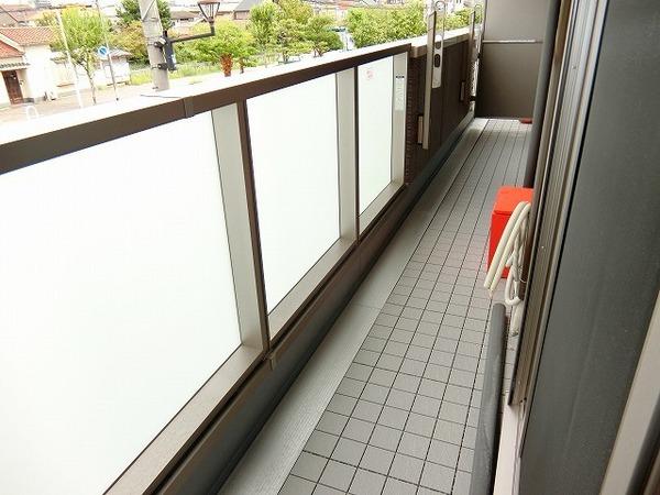 バルコニー　広々バルコニー！