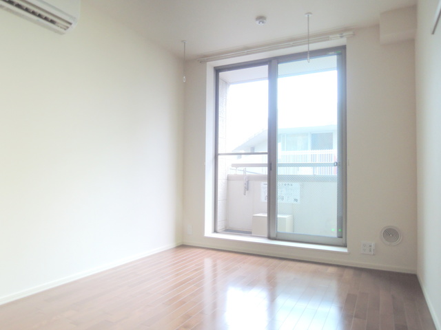 居室・リビング　★※別号室の写真です　明るいフローリングのお部屋です★