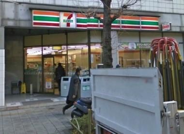 コンビニ　セブン－イレブン（コンビニ）まで130m