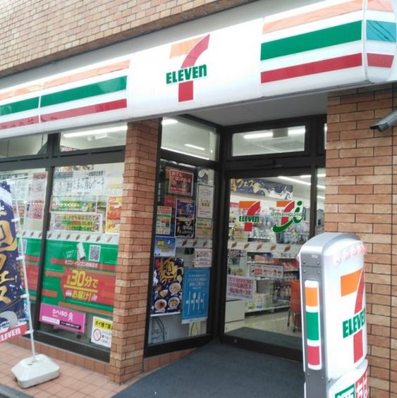 コンビニ　セブンイレブン明大前すずらん通り店（コンビニ）まで203m
